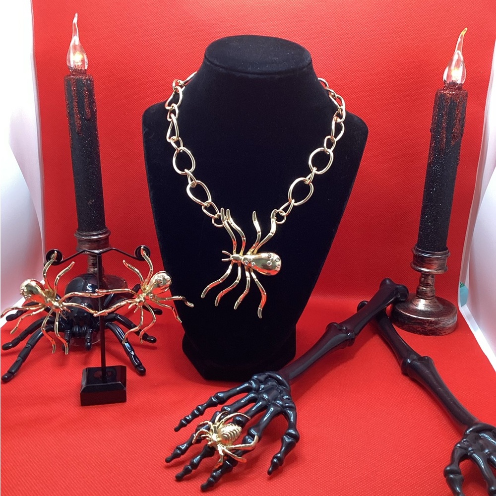 50% Off! For 3 Days!   NWOT - Classy & Sassy Gold Spider Set !!!!!  BRAND NEW! - Picture 6 of 6